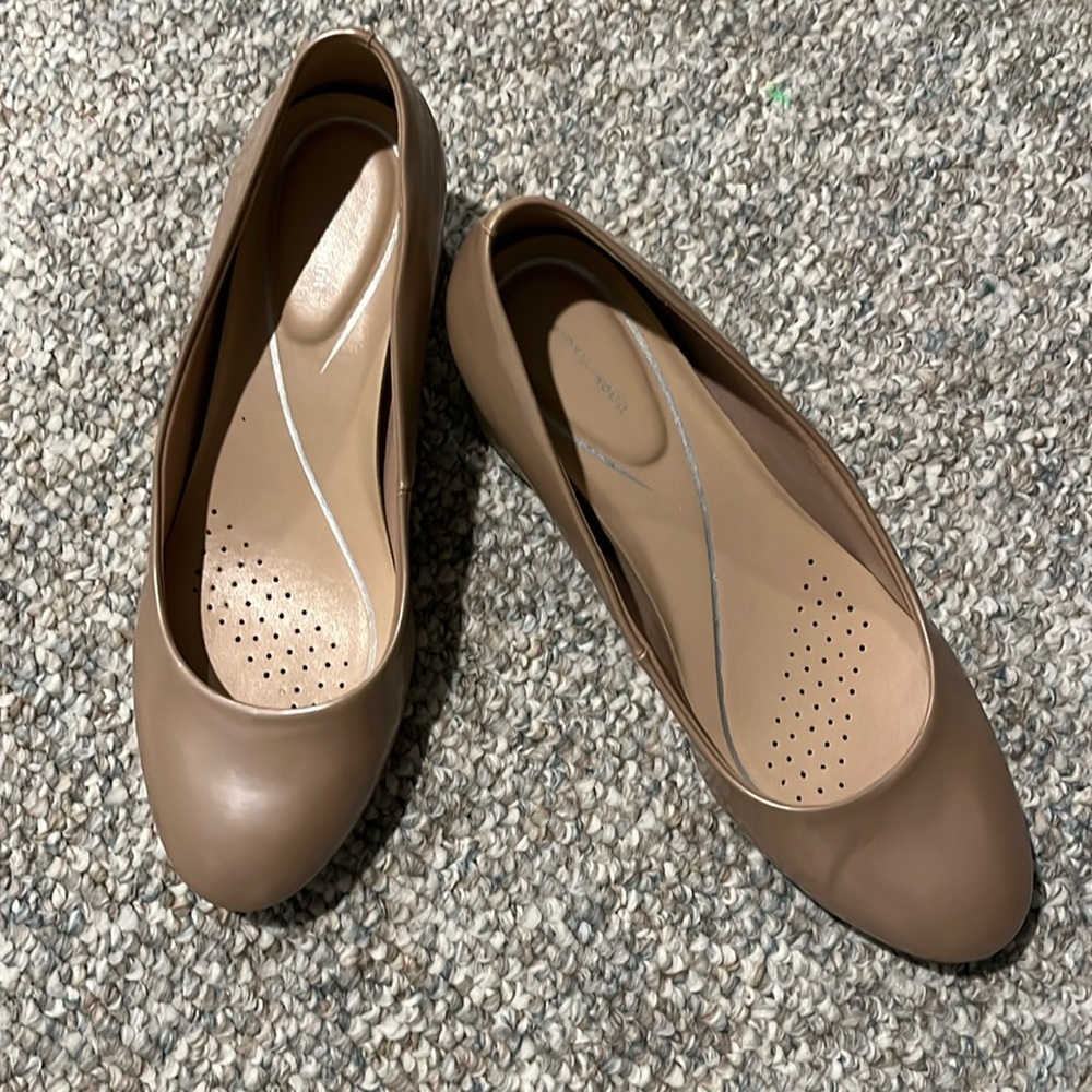 Beige shoes